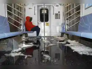 Winter storm grips much of US in snow