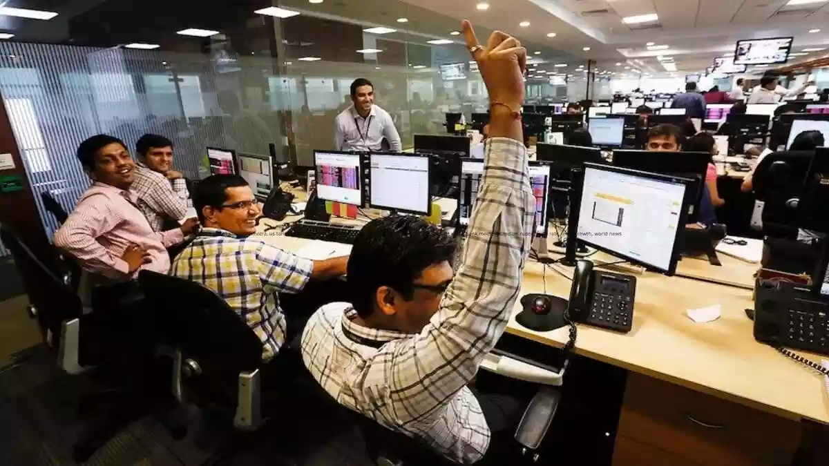 बजट के बाद आज भी बिगड़ा बाजार का मूड
