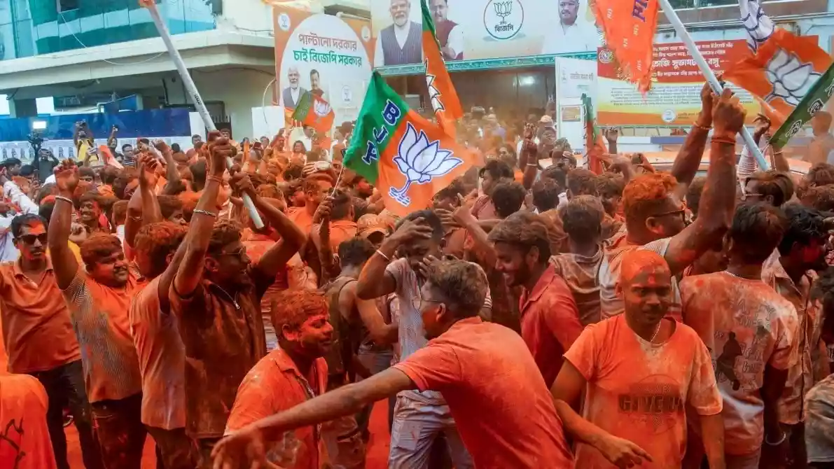 बंगाल में हलचल तेज