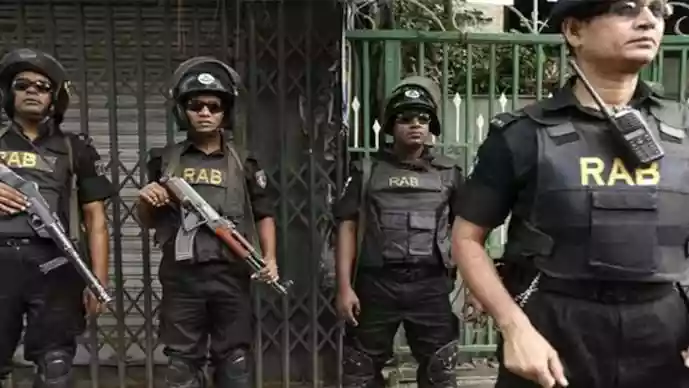 बांग्लादेश में हिंसक भीड़ ने RAB अधिकारी की पीट-पीटकर हत्या की