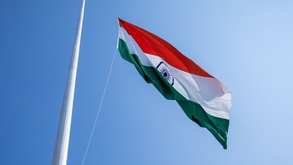 बाढ़ में सब उजड़ा