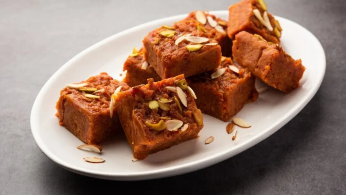 बिना चीनी और गुड़ के बनाएं खजूर बर्फी