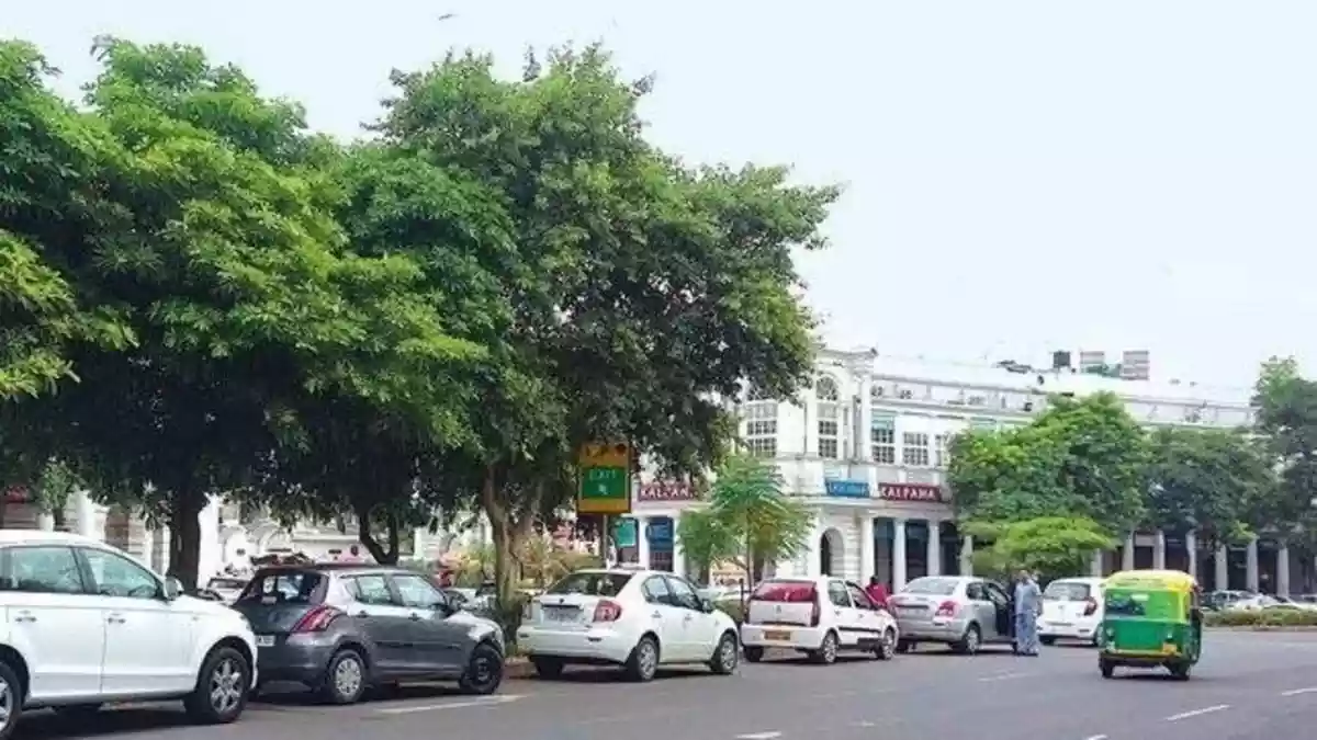 दिल्ली में अवैध पार्किंग का साम्राज्य