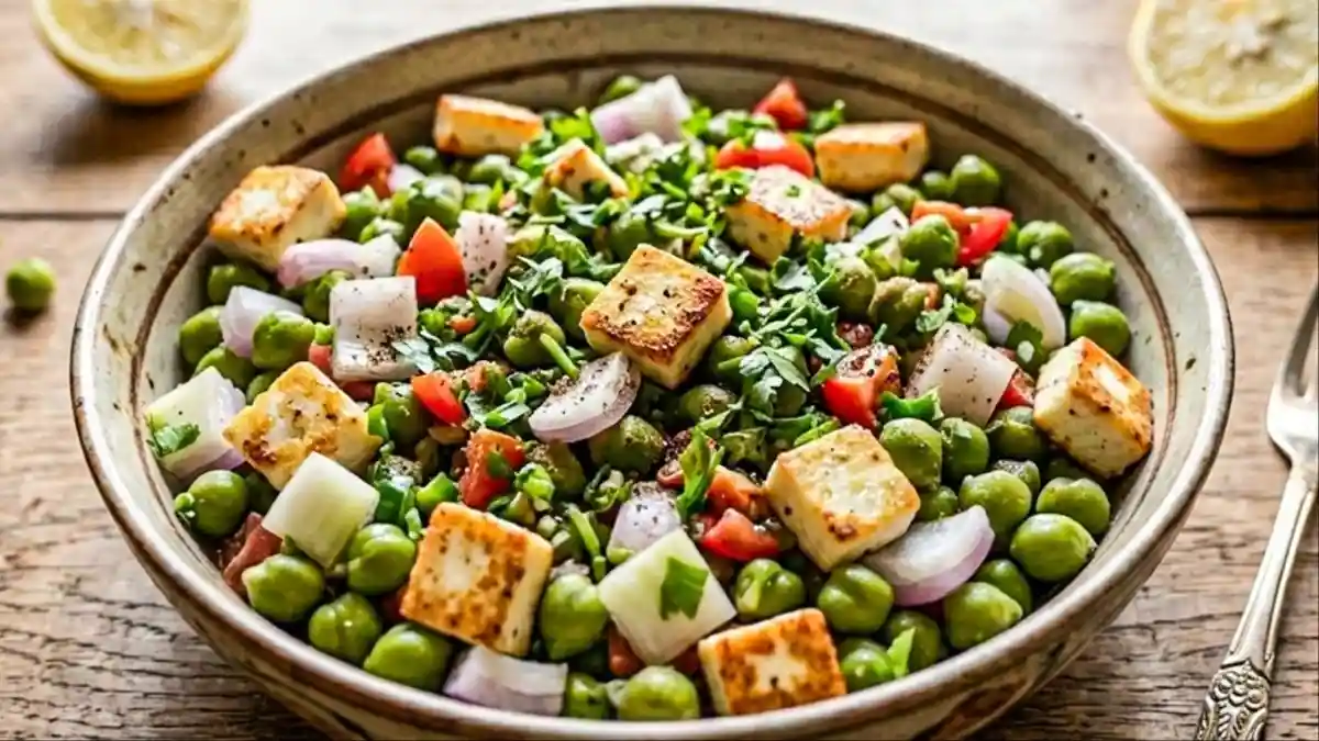 घर पर बनाएं पनीर और हरे चने की सलाद