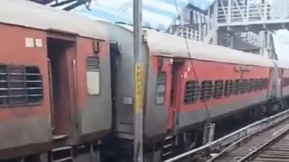 हैदराबाद से चेन्नई जा रही चारमीनार एक्सप्रेस में लगी आग