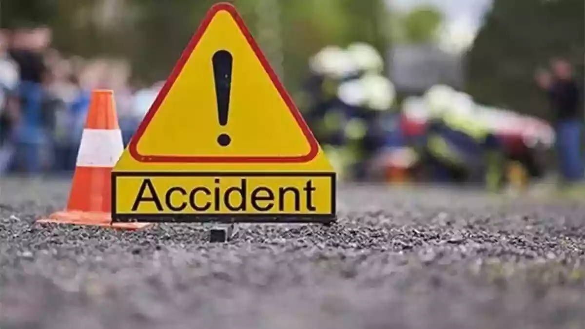 कुरनूल में दो कारों के बीच भीषण टक्कर
