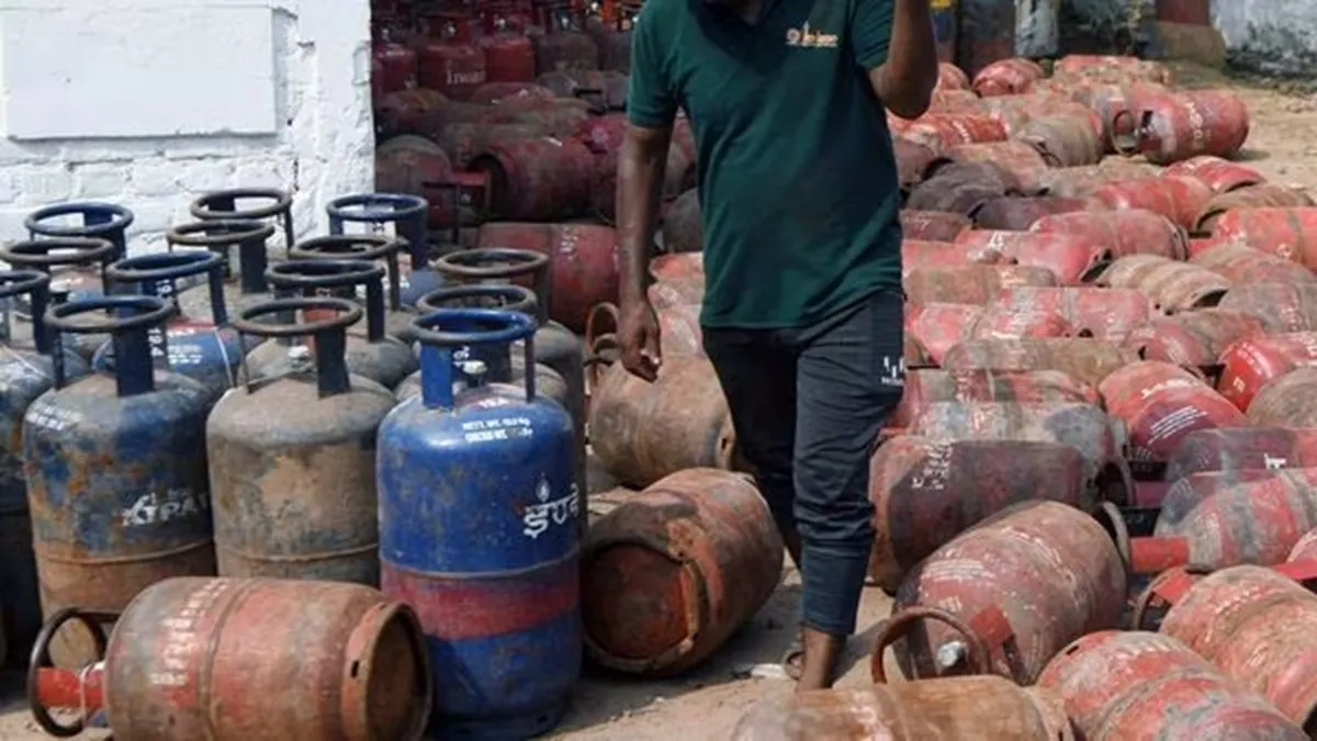 LPG Cylinder Shortage LIVE