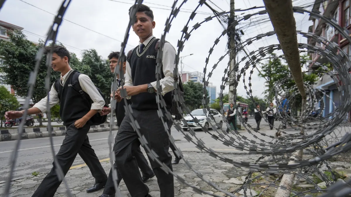 नेपाल में फिर बिगड़े हालात