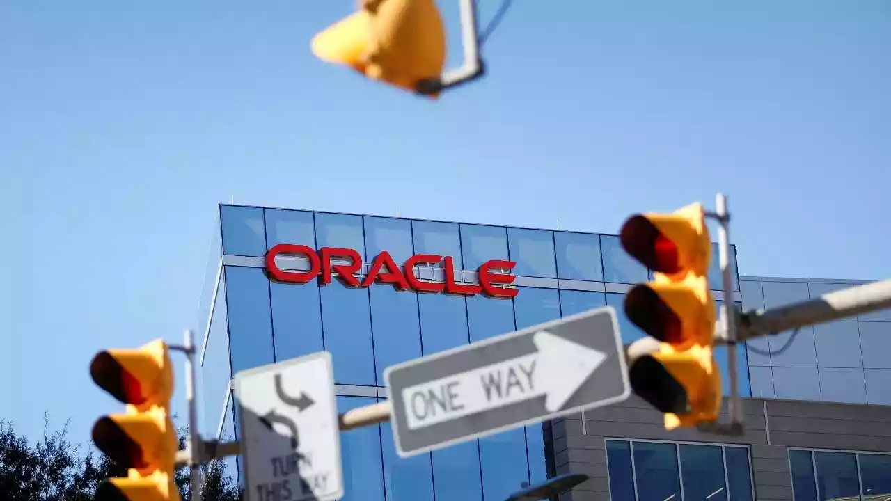 Oracle ने निकाले गए कर्मचारियों को