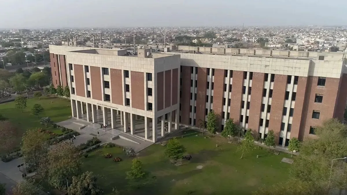 पाकिस्तान में पहली बार शुरू हुई संस्कृत की पढ़ाई