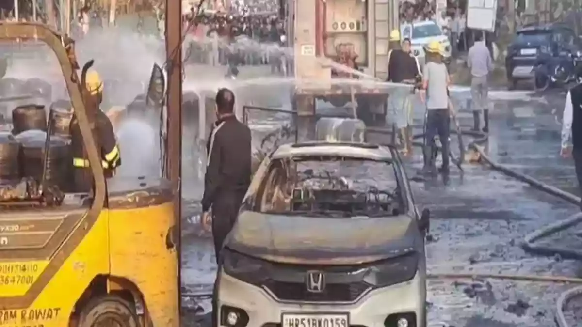 फरीदाबाद की फैक्ट्री में भीषण आग के बाद ब्लास्ट