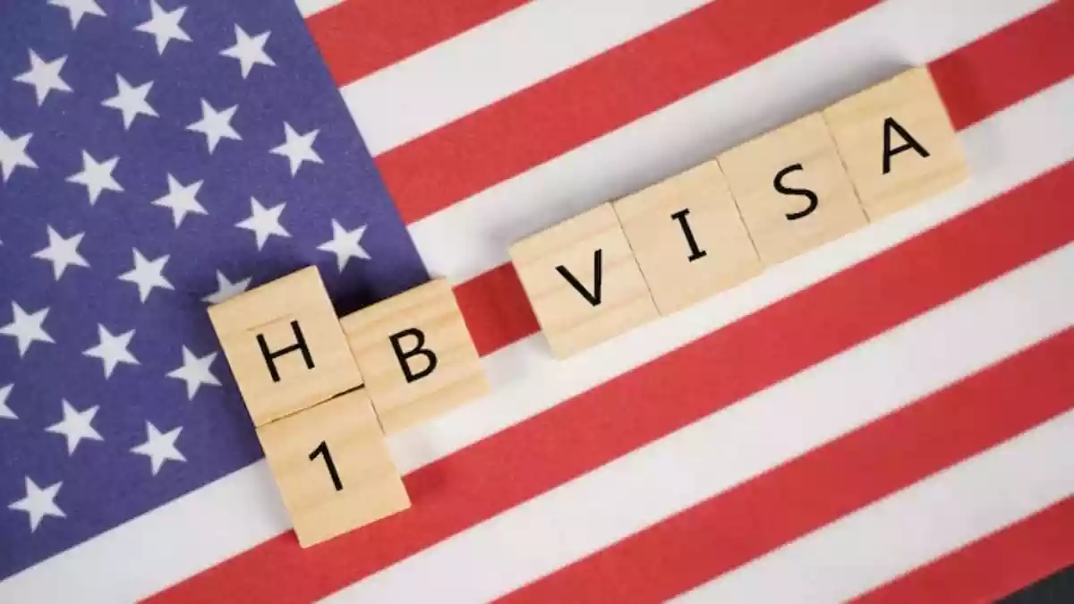फिर फूटा ट्रंप का H1B Visa बम