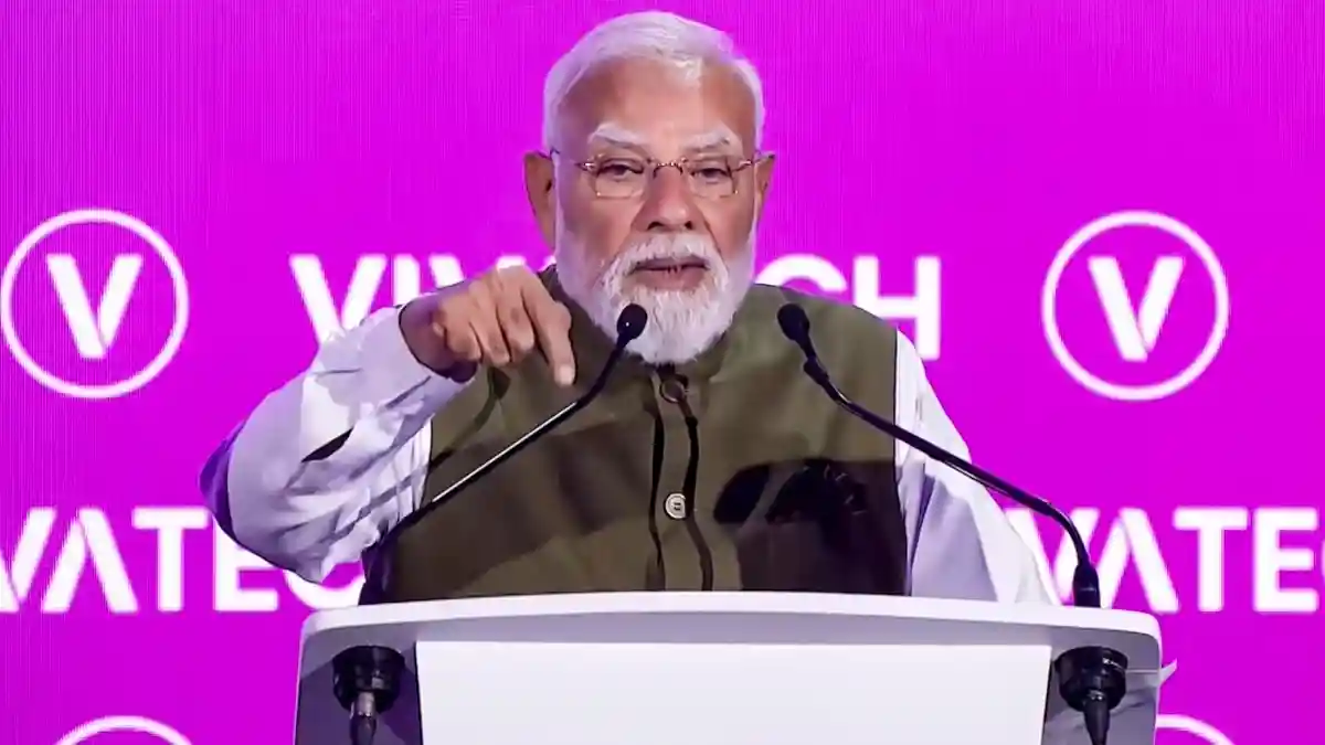 फ्रांस से पीएम मोदी का दुनिया को मैसेज