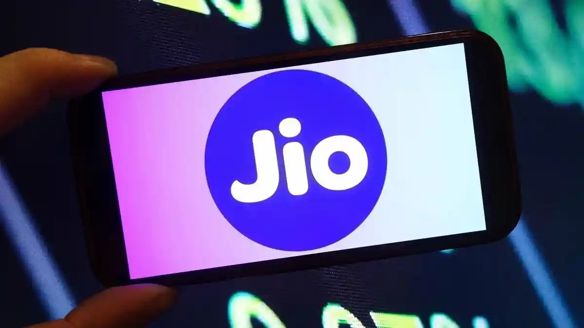₹10 में खरीदे Jio शेयर