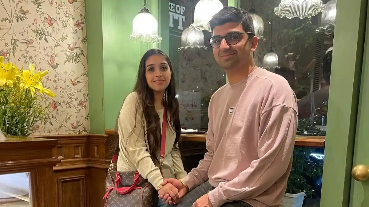 स्टूडेंट प्रोटेस्ट के दौरान कॉमेडियन की पत्नी की टूटी पसलियां