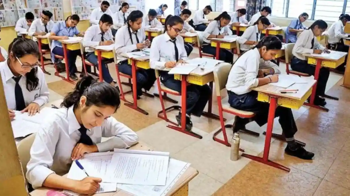 तीन भाषा, मैथ और साइंस के होंगे दो लेवल, CBSE ने किया बदलाव