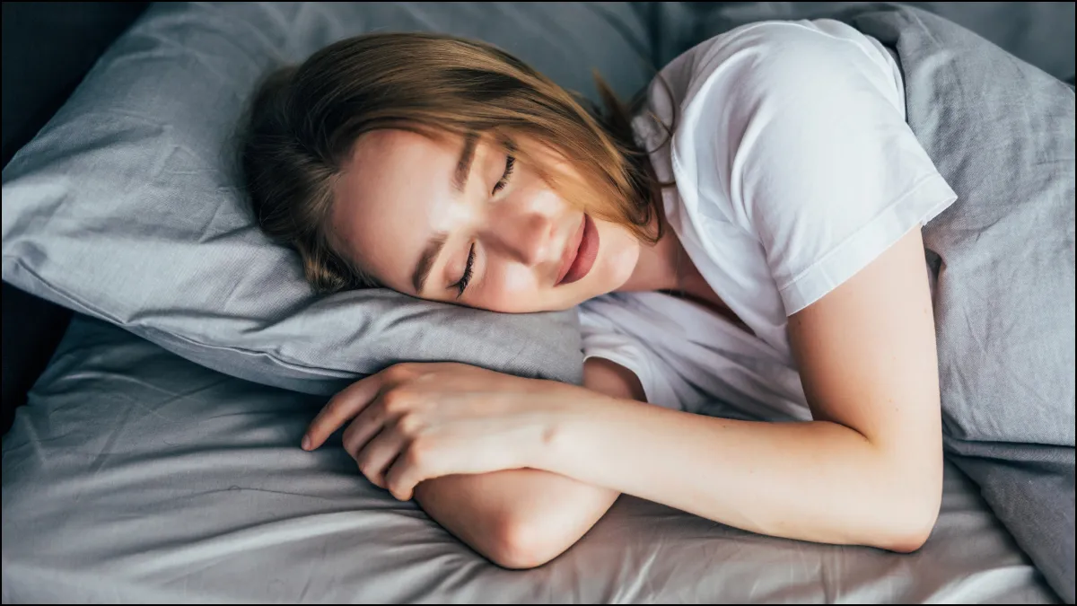 तुरंत नींद आने के लिए सोते वक्त करें ये काम