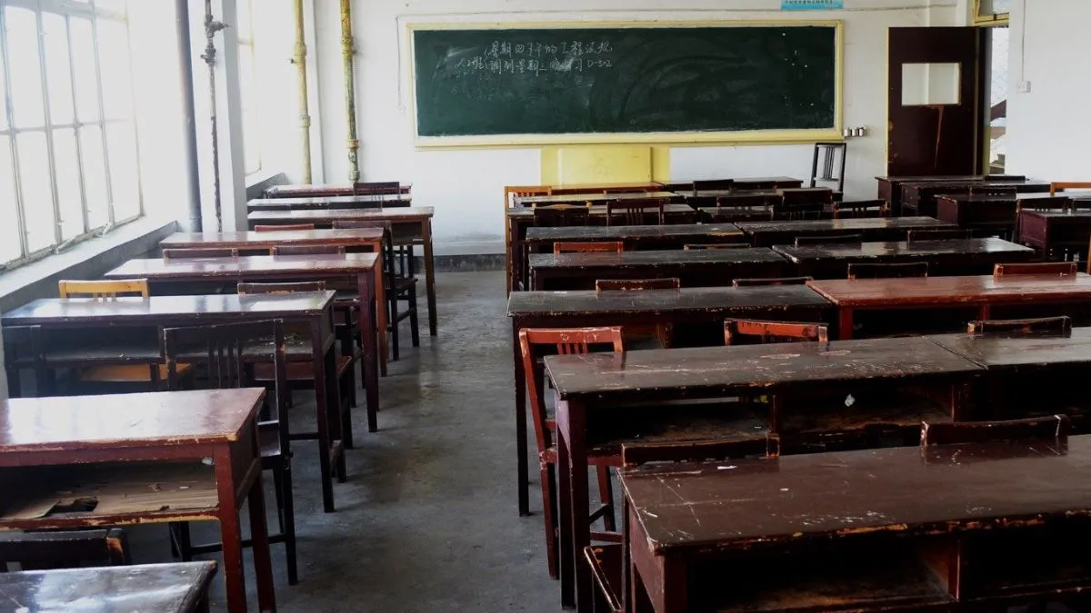 यूपी के इस जिले में बदली स्कूलों की टाइमिंग