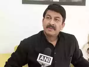 Delhi BJP MP Manoj Tiwari stated that 10 months is insufficient to judge the government's pollution control performance, requesting at least two years for