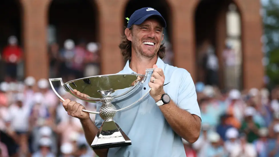 -18 </b>T Fleetwood (Eng); -15</b> P Cantlay (US), R Henley (US); -14</b> S Scheffler (US), C Conners (Can), C Young (US) Selected: -13</b> J Thomas (US), K Bradley (US); -11</b> V Hovland (Nor); -10</b> S Lowry (Ire); -9 </b>R MacIntyre (Sco); -7</b> J Rose (Eng); -6</b> R McIlroy (NI)