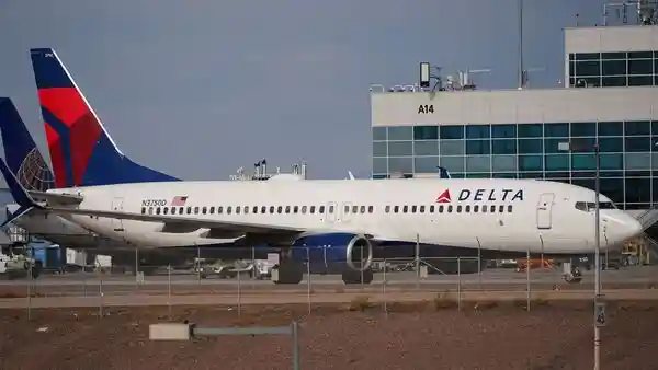 2,000+ flights cancelled as severe winter storm impacts peak travel season