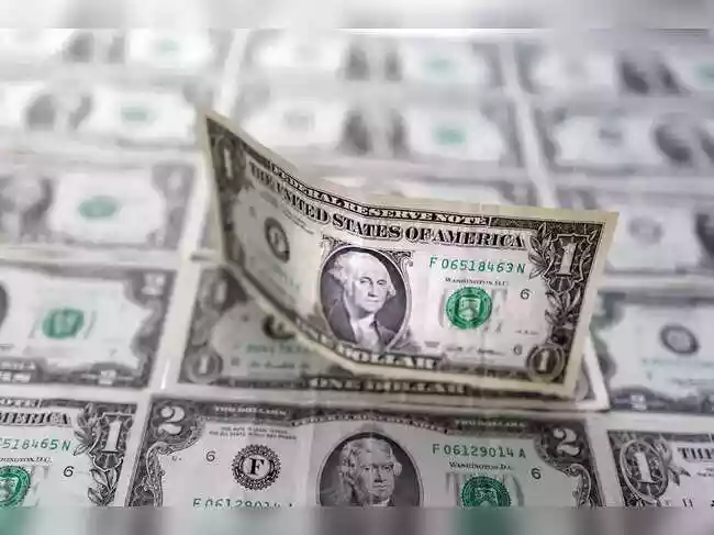 The Trump administration is exploring a $2,000 tariff dividend for families earning under $100,000. This proposal faces significant hurdles