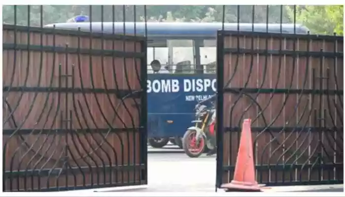 2 Delhi schools including Army Public receive bomb threat emails