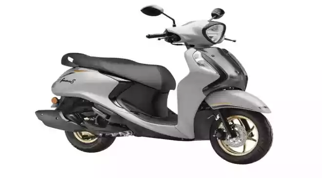 The 2026 Yamaha Fascino 125 Fi Hybrid has been launched at Rs 76,500 for the base model(drum), and the top variant(disc) will set you back by Rs 95,200