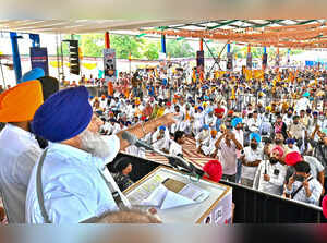 Ahead of the 2027 Punjab Assembly elections, the drug issue is becoming central for opposition parties. The Shiromani Akali Dal is organizing a women-centric