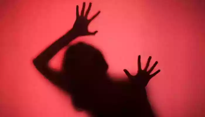 23-year-old woman raped twice by her boyfriend and passerby