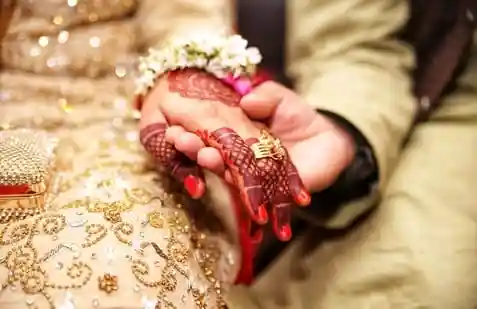 <h4>'She was expected to be 24/7 unpaid labourer': Woman leaves NRI husband over 'endless chores'</h4><h4>An X user has sparked a heated