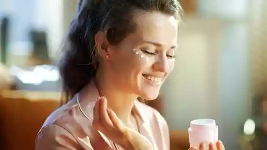 Retinol, a vitamin A derivative, is most effective at night when the skin naturally focuses on repair and renewal. It promotes healthy cell turnover