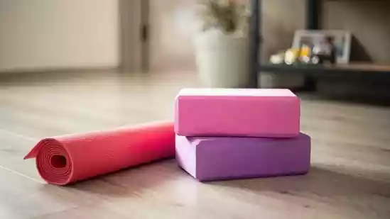 8 top-rated yoga blocks under ₹1000 for beginners and regular practitioners