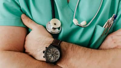 A 29-year-old woman in Florida has been accused of treating thousands of patients without having any formal medical education or license, according to a report by the BBC. The woman, identified as Autumn Bardisa, allegedly treated 4,486 patients between June 2024 and January 2025, while posing as a licensed medical professional.