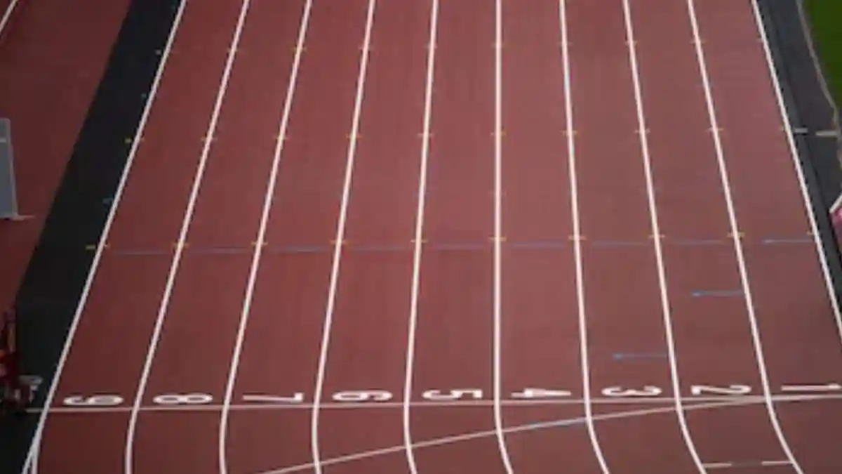 A 9-year-old boy from Minnesota, US became a sensation in 2019 after he made an unexpected twist in a local race that left everyone amazed. Kade Lovell had signed up for the 5km St. Francis Franny Flyer race, but he accidentally took a wrong turn and ended up on the 10km route. To everyone's surprise, he not only completed the longer distance but also crossed the finish line first and won the title.