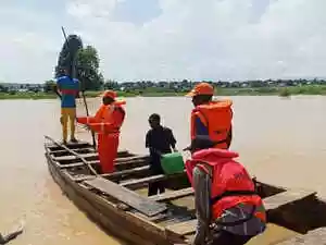 A boat carrying traders capsized on the River Niger in Nigeria. Twenty-six people drowned. The vessel travelled from Kogi State to Edo State. This event occurred on Wednesday. Boat accidents happen in Nigeria. Operators overload vessels. They ignore safety regulations. Accidents increase during the season of rain. Boats serve as transport in areas of Nigeria.