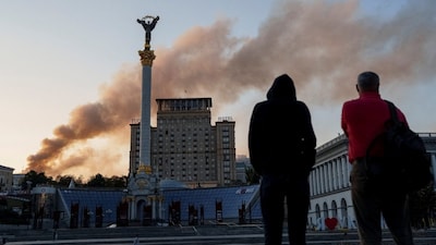 A fire erupted on the top of an administrative building in Kyiv's Pecherskyi district after Russia launched a fresh wave of attacks on the city, Timar Tkachenko, the head of the military administration of the Ukrainian capital, said on Sunday, Reuters reported.