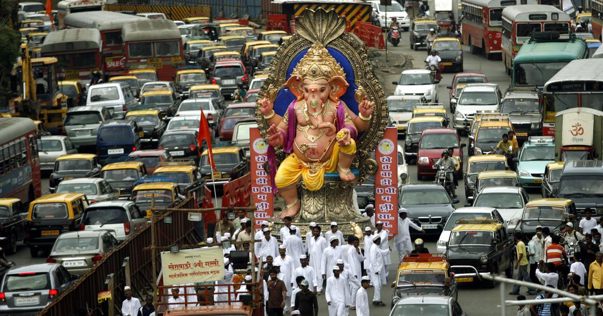 A man died after coming in contact with a live electric wire when a procession was heading to immerse an idol of the deity Ganesh in Mumbai on Sunday morning, PTI reported. Five others, including two minors, were injured in the incident that took place around 10.45 am on Khairani Road in Sakinaka, Kurla, The Hindu quoted the Sakinaka Police Station as saying.