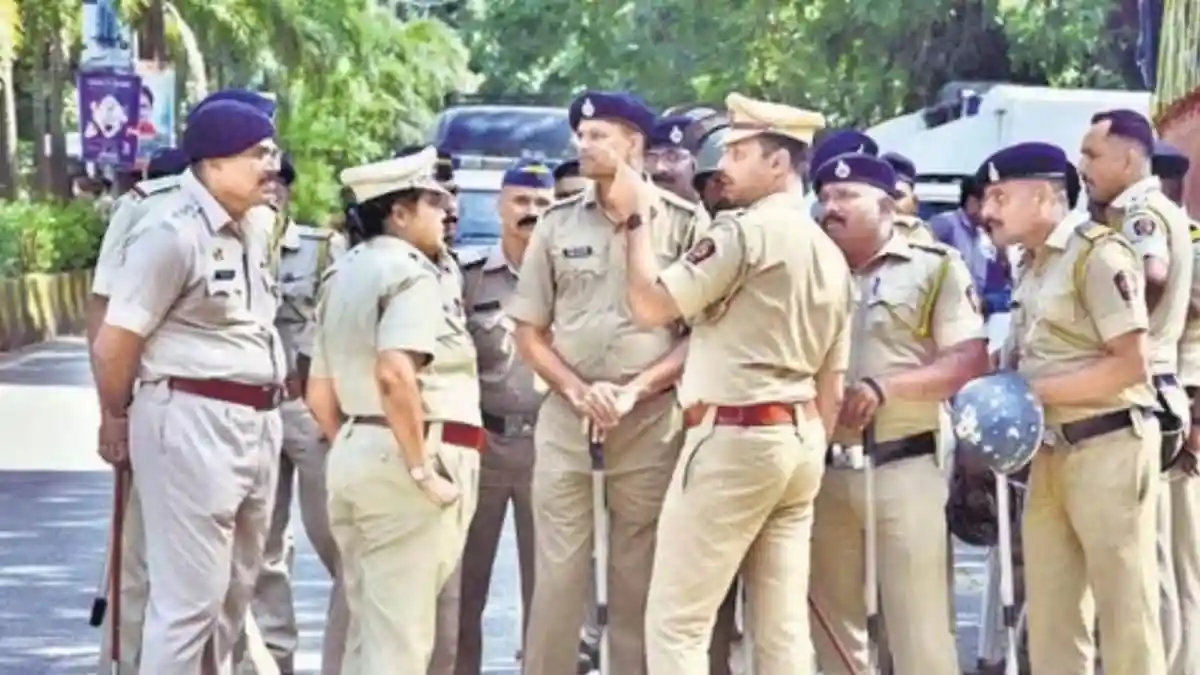 A notification has been released for the recruitment of 3073 Sub-Inspector posts in the Delhi Police, and the Central Armed Police Forces. The deadline to apply is October 16, with the recruitment exam set to be held in November-December. The SSC CPO recruitment notice is available on the official website at ssc.nic.in.