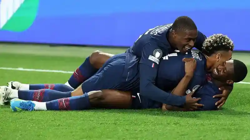 Every once in a while a match comes along that reminds us all why football is referred to as the beautiful game.</b> Paris St-Germain's record-breaking