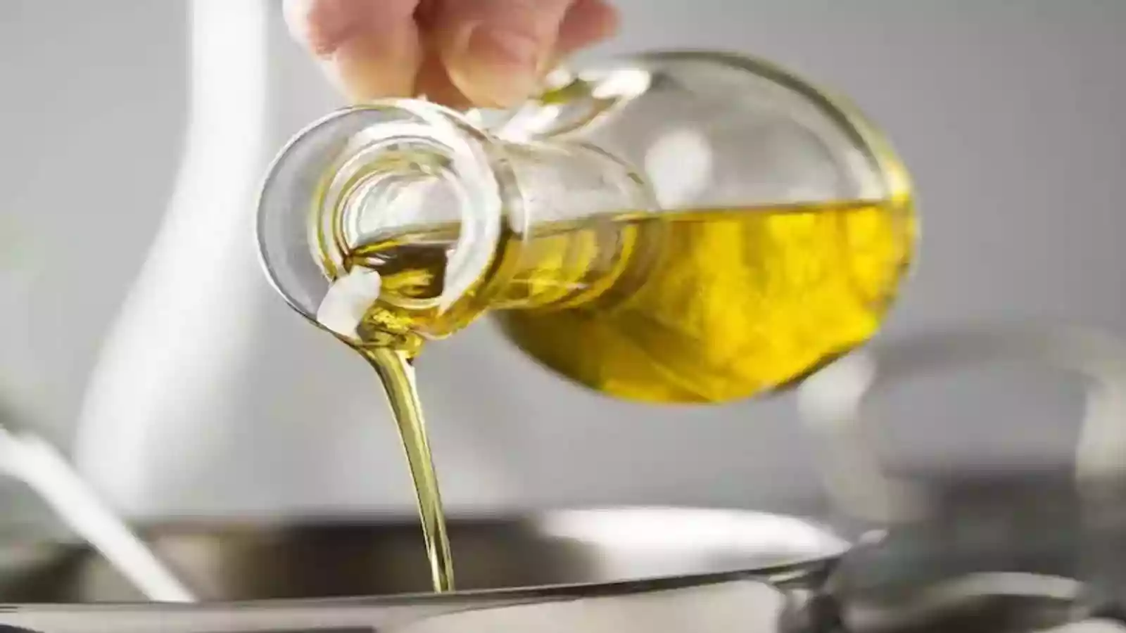 A Simple Guide To Picking The Best Cooking Oil For Your Kitchen
