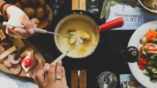 If you are craving cheese and bread and a warm, comforting feeling, fondue is the answer. But that does not mean you need to travel to Switzerland to do that
