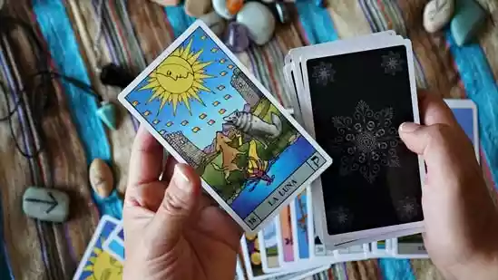 <h4>What role does tarot cards play during a Blue Moon? Spiritual expert shares a perspective</h4><h4>A US-based spiritual expert