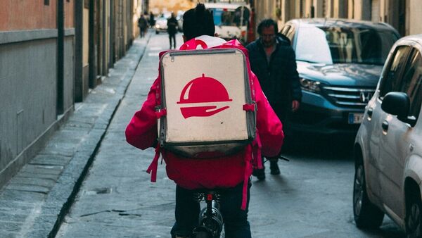 A video of an Indian man working as a delivery driver in the United States has struck an emotional chord online, after he was seen breaking down over the struggles of living abroad. The clip, recorded by a customer during a DoorDash delivery, shows the man opening up about the lack of acceptance he feels despite years of trying to settle in America.