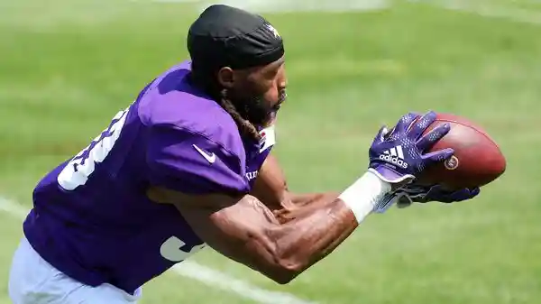 Aaron Jones injury update