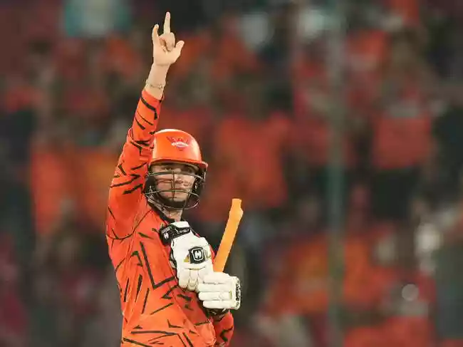 Abhishek Sharma smashed an explosive century on Tuesday. He scored an unbeaten 135 runs from 68 balls. This helped Sunrisers Hyderabad defeat Delhi Capitals by