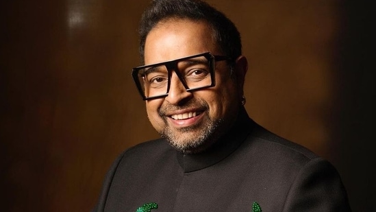 Ace musician Shankar Mahadevan is all set to give a musical tribute to the Indian Armed Forces at the closing ceremony of IPL 2025. Ace musician Shankar Mahadevan is all set to give a musical tribute to the Indian armed forces at the closing ceremony of IPL 2025. On Tuesday, Shankar will be joined by his sons Siddharth and Shivam for the special performance, which is scheduled to be held at the Narendra Modi Stadium in Ahmedabad before the start of RCB vs PBKS match. (Also read: Shah Rukh Khan teaches Virat Kohli Jhoome Jo Pathaan hook step, dances with Rinku Singh at IPL 2025 Opening Ceremony)