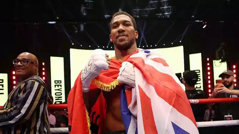 <b>After just 20 seconds, the biggest fight in British boxing had seemingly gone up in smoke in Jeddah's desert air.</b> Anthony Joshua was flat on