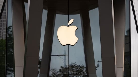 After introducing Apple Intelligence across devices, the Cupertino-based tech giant is planning to expand its AI capabilities by building a ChatGPT-like search experience. To do so, the company has listed dozens of job openings for several new positions within its “Answers, Knowledge, and Information” team. The new job listings include positions like Staff Machine Learning Engineer in locations across the US and China. This team is expected to improve the search and response capabilities of Siri, Spotlight, Safari, and other iOS-based tools. Therefore, we can say that Apple has also started to race to hire top AI engineers to fast-track its AI development.