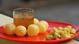 Gol gappa is a favourite street snack across India, loved for its tangy and spicy flavours, but indulging without caution could come at a cost